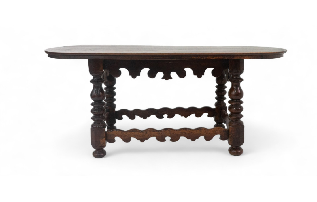 Antiker Tisch aus dem 19. Jahrhundert