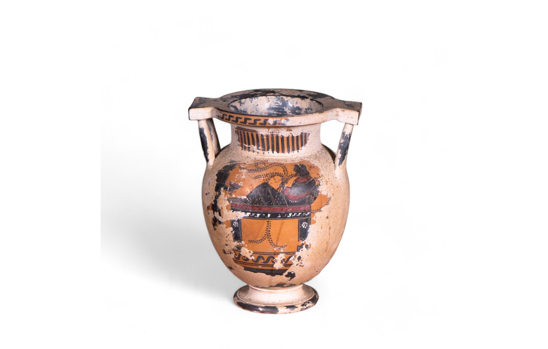 Gealterte Vase im etruskischen Stil