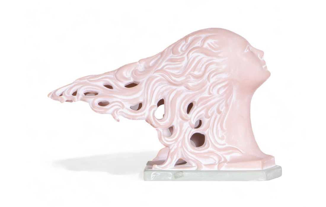 Pequeña lámpara de mesa escultura "mujer" de cerámica