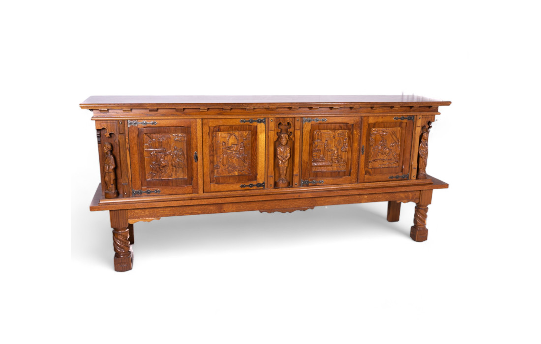 Ethnic sideboard with beautiful décor