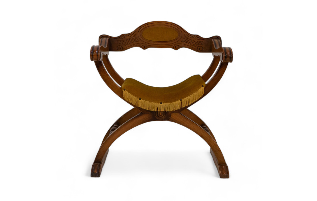Savonarola chair with padded seat